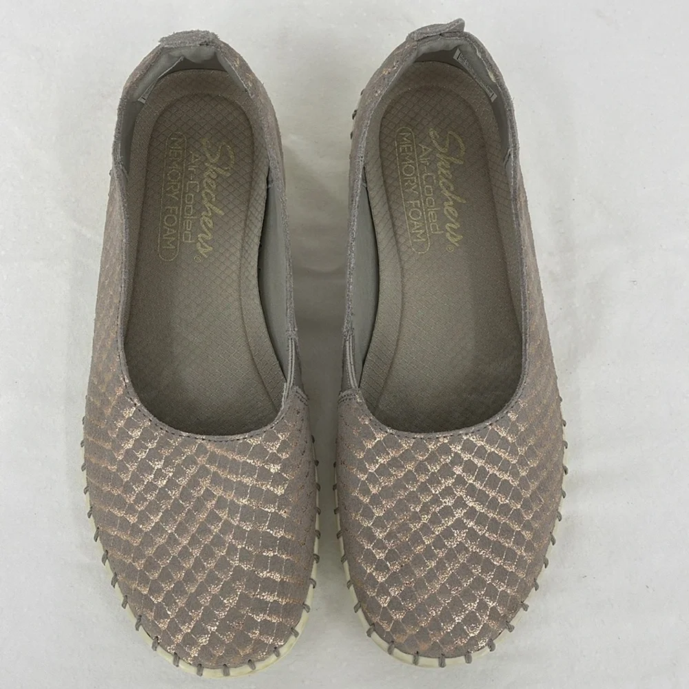 SKECHERS SIZE 7.5 Women's Slip-On Shoes in Metallic Bronze